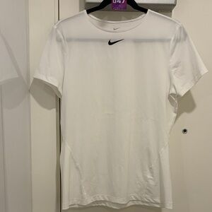 047 - NIKE dri-fit woman’s tee